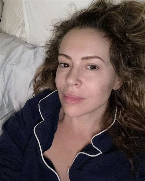 Stars not wearing makeup in 2020 .